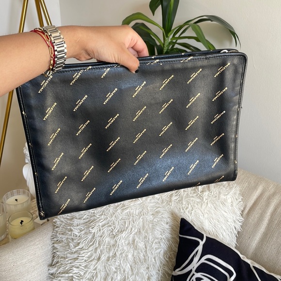 Balenciaga Handbags - Balenciaga envelope clutch